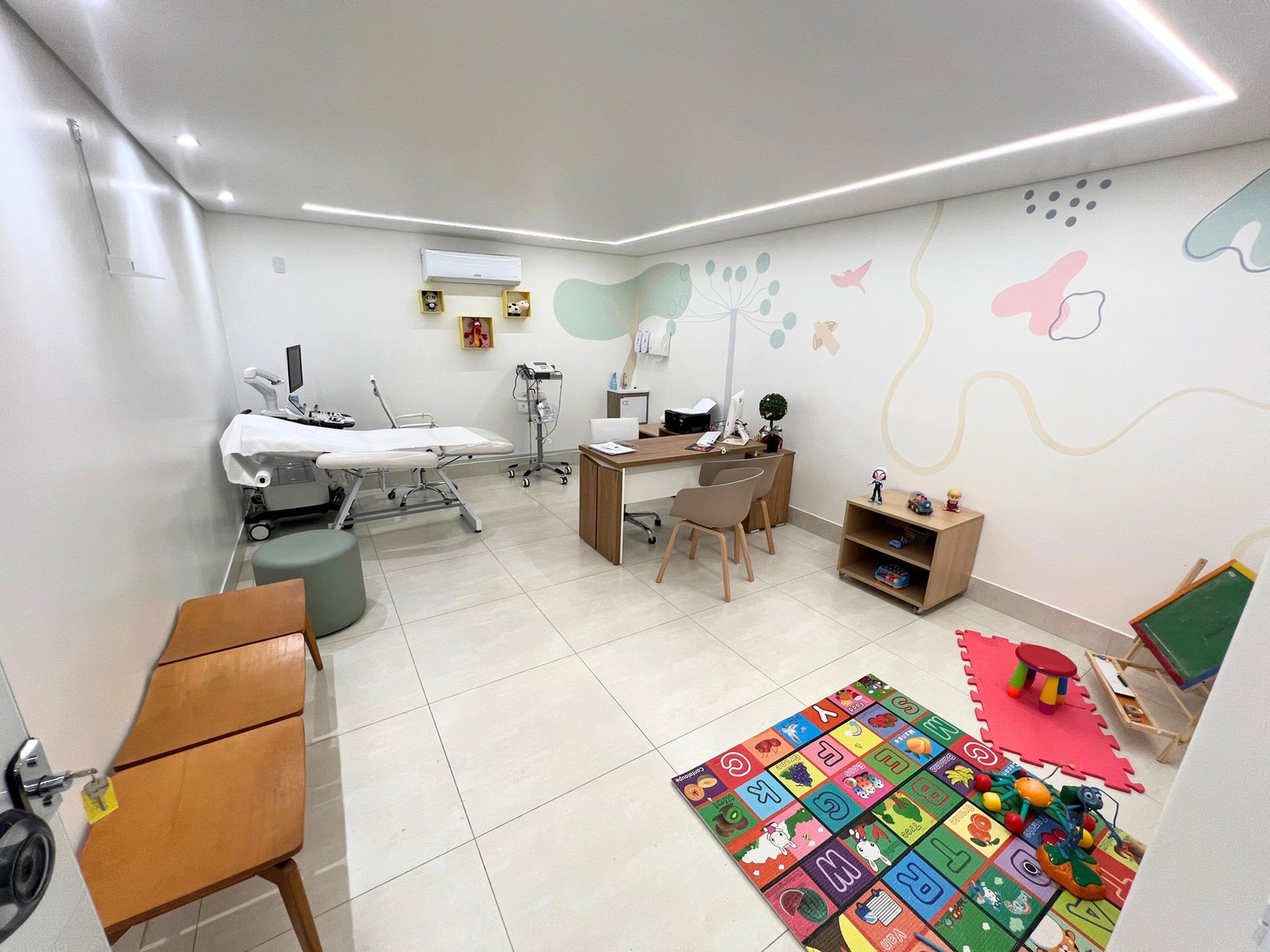Sala de ecocardiograma pediátrico